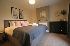 Cheerful two bedroom town house in Chester